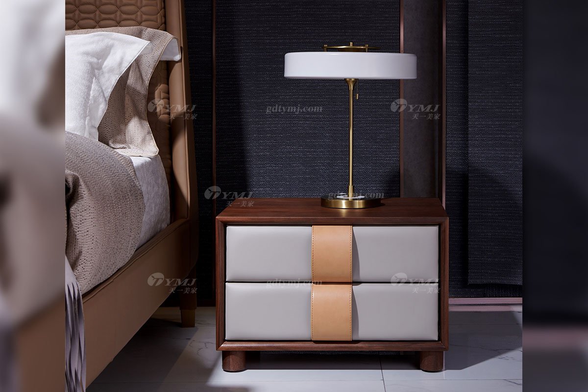 現代輕奢家具品牌時尚別墅家具臥室黑胡桃實木床頭柜B-03B床頭柜場景