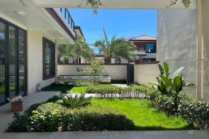 海南萬寧太陽河君瀾-意式現(xiàn)代簡(jiǎn)約別墅樣板間家具項(xiàng)目完工擺場(chǎng)實(shí)拍!