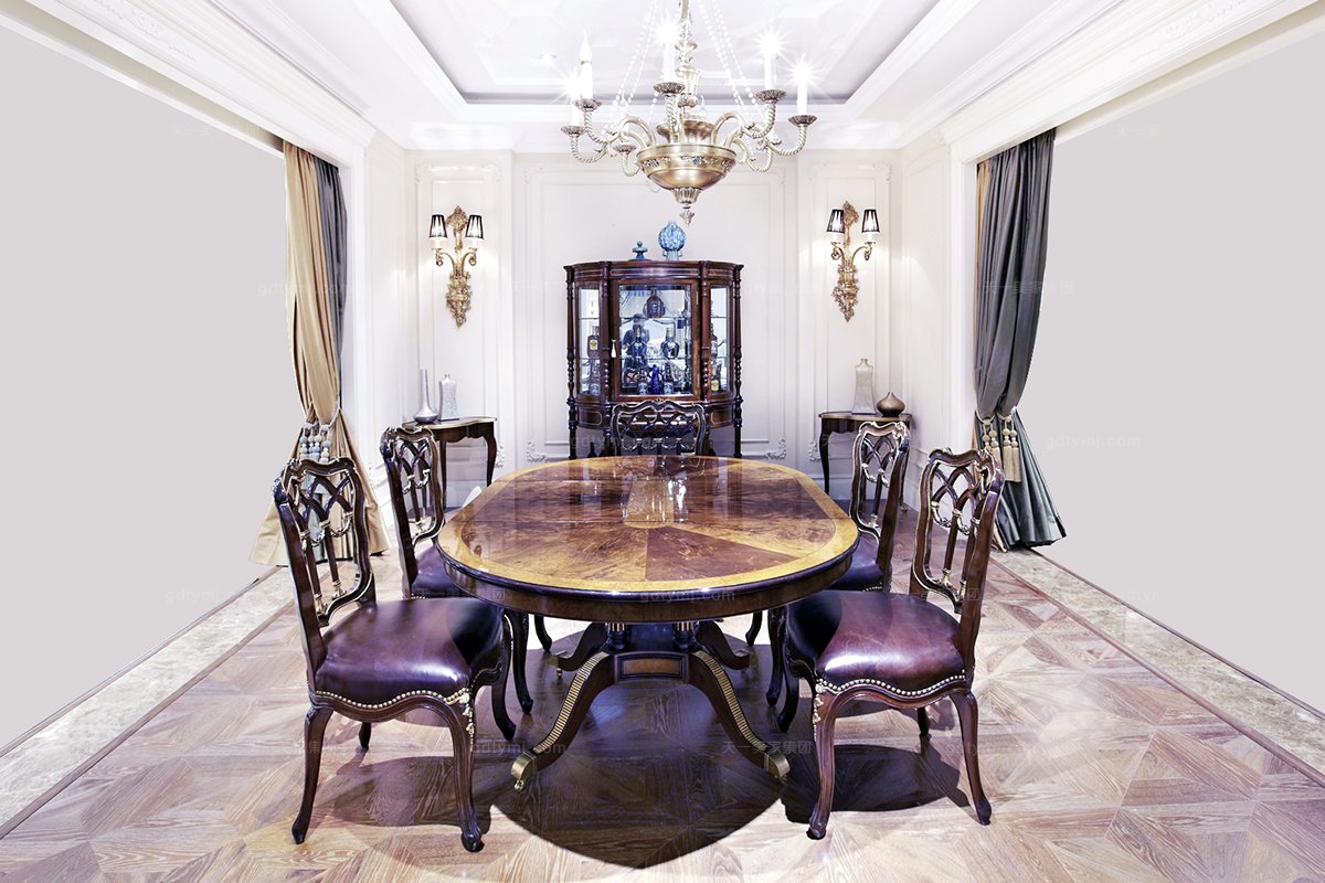 雕花銅飾長餐臺(tái)